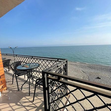 Leon Beach Hotel New Athos Екстер'єр фото