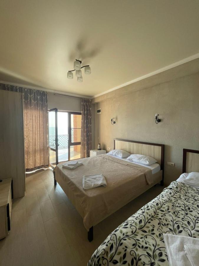 Leon Beach Hotel New Athos Екстер'єр фото